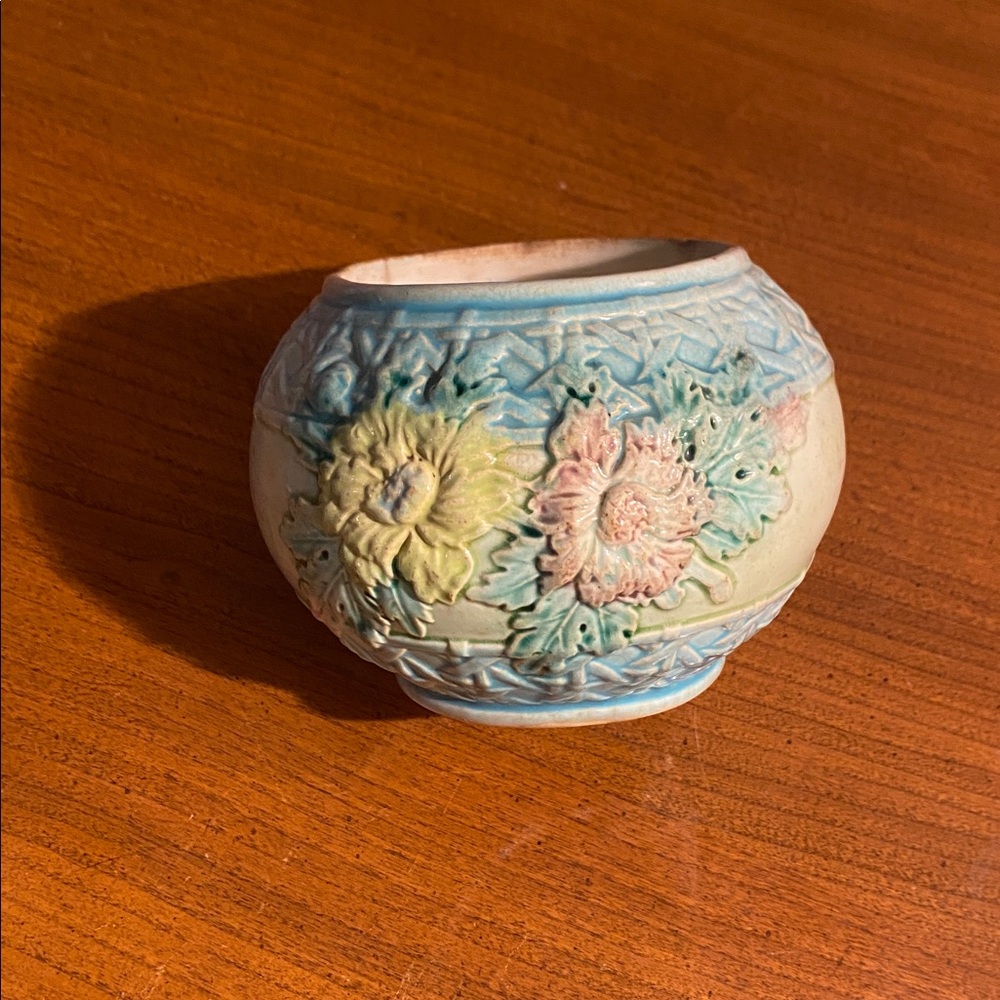 1900s antique beeswick pottery lotus vase Blue Floral Relief pottery Planter